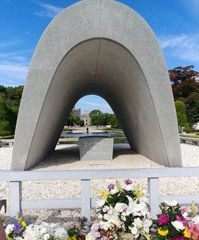 広島平和記念碑